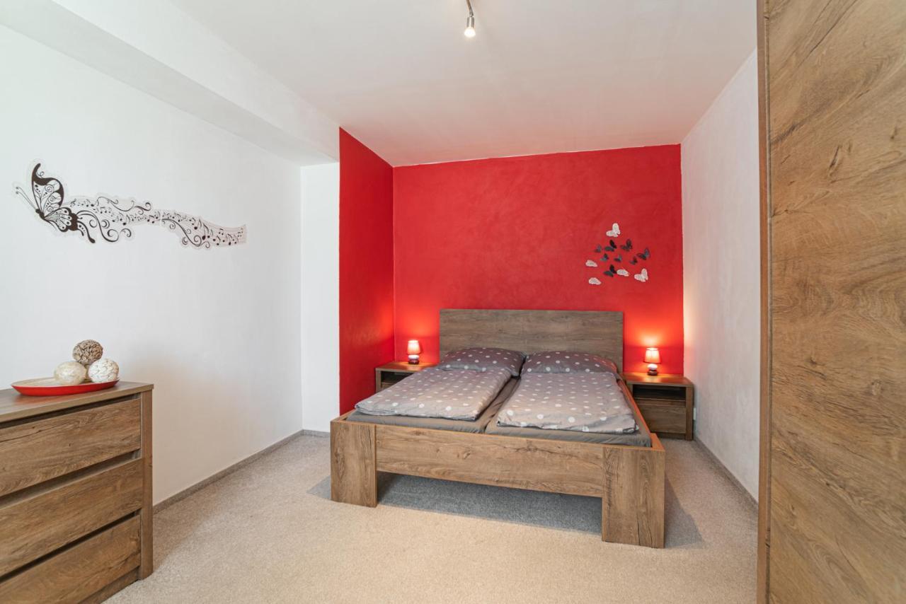 Saeli Apartments 미쿨로프 외부 사진