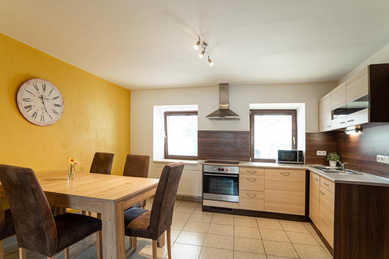 Saeli Apartments 미쿨로프 외부 사진